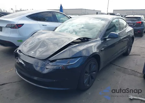 2025 Tesla Model 3 Long Range Rear-Wheel Drive/Standard из США, поврежденный, VIN 5YJ3E1EA2SF075678